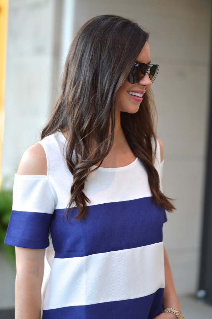 cold shoulder top, beach waves, casual summer outfit, ray ban aviators