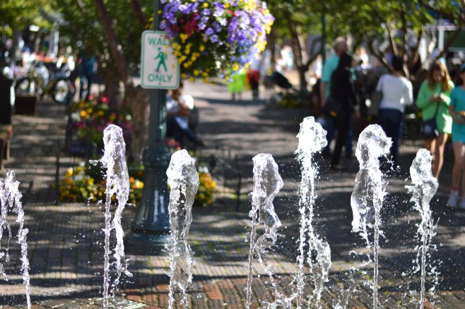 The Dancing Fountain Aspen, summer fountain fun, ways to keep cool in the summer heat, Colorado getawayy