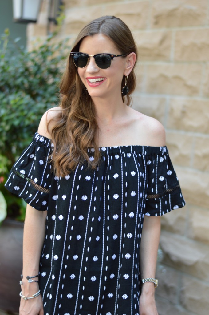ray ban aviators, off the shoulder dresses, black and white dresses, summer style