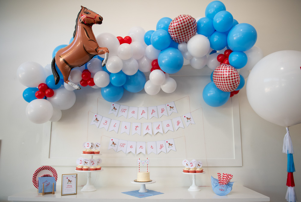 ballon garland for pony party