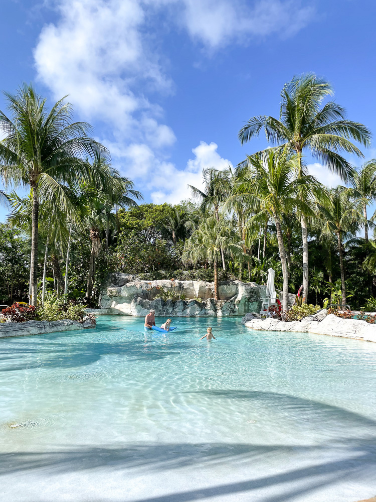kids pool the ocean club bahamas