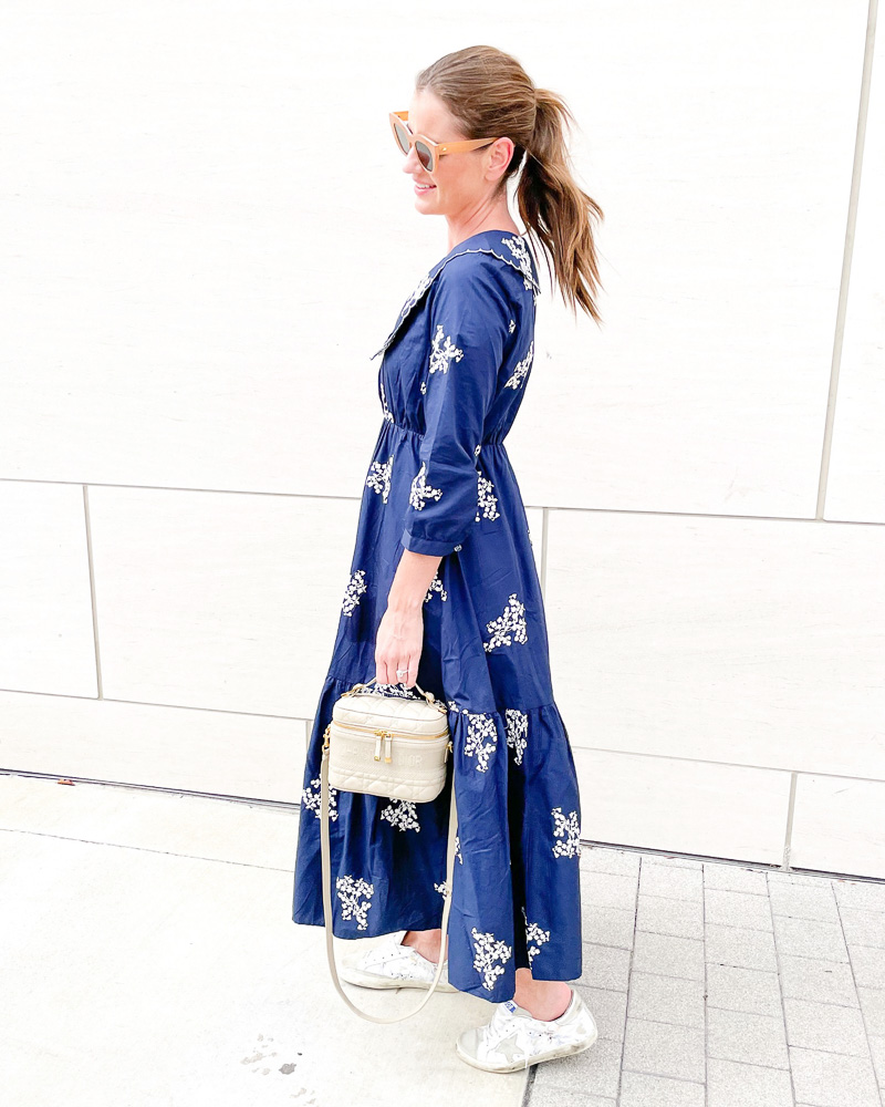 thanksgiving outfit navy maxi dress with sneakers